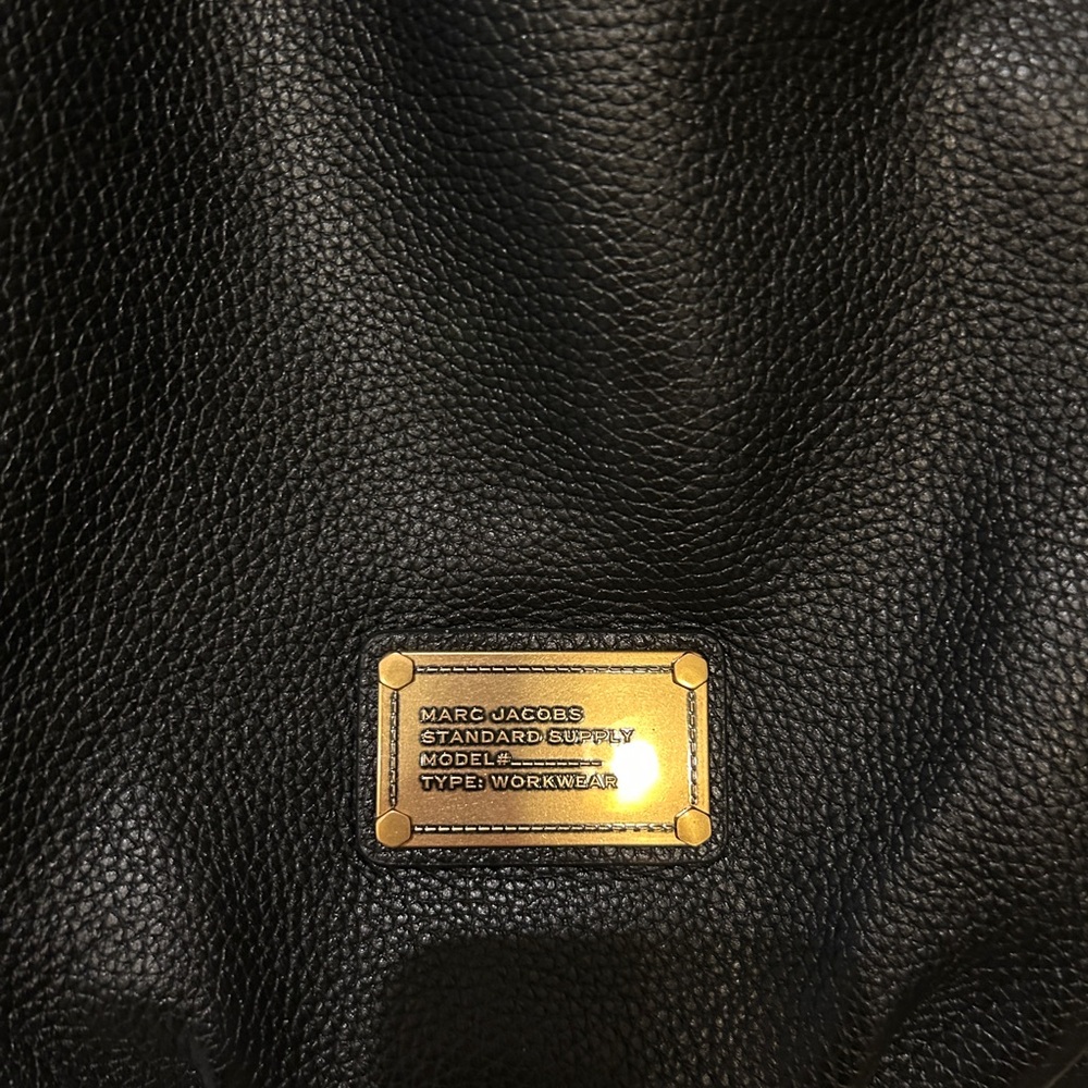 Marc Jacobs Black Leather Shoulder Bag with Gold Accents - Picture 2 of 6